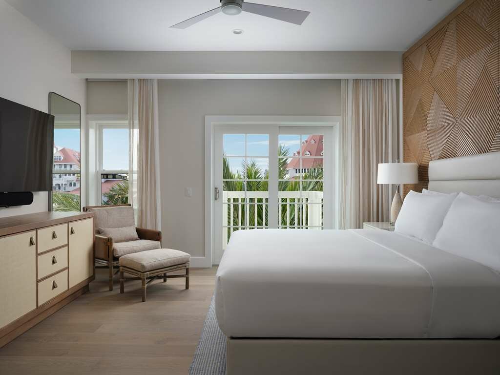 Фото Beach Village at The Del, Curio Collection by Hilton