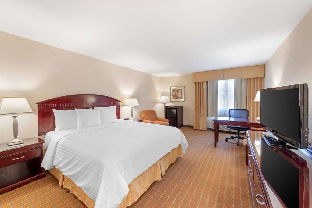 Фото Best Western Plus West Covina Inn