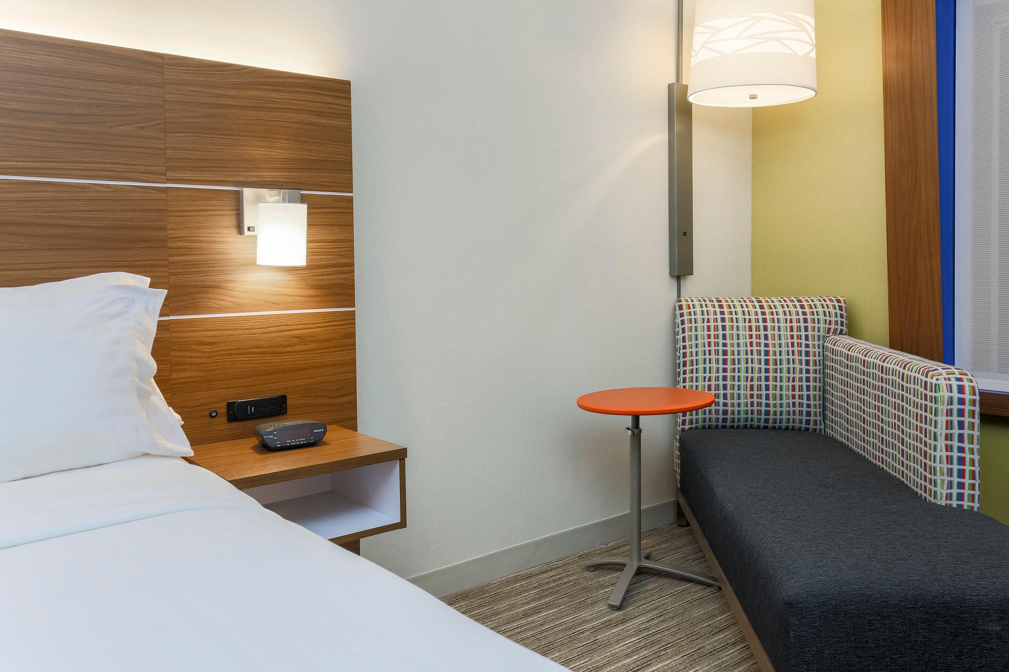 Фото Holiday Inn Express Rochester Ne- Irondequoit, an Ihg Hotel