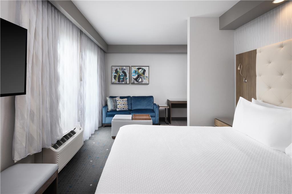 Фото Best Western Premier Hotel at Fisher's Landing