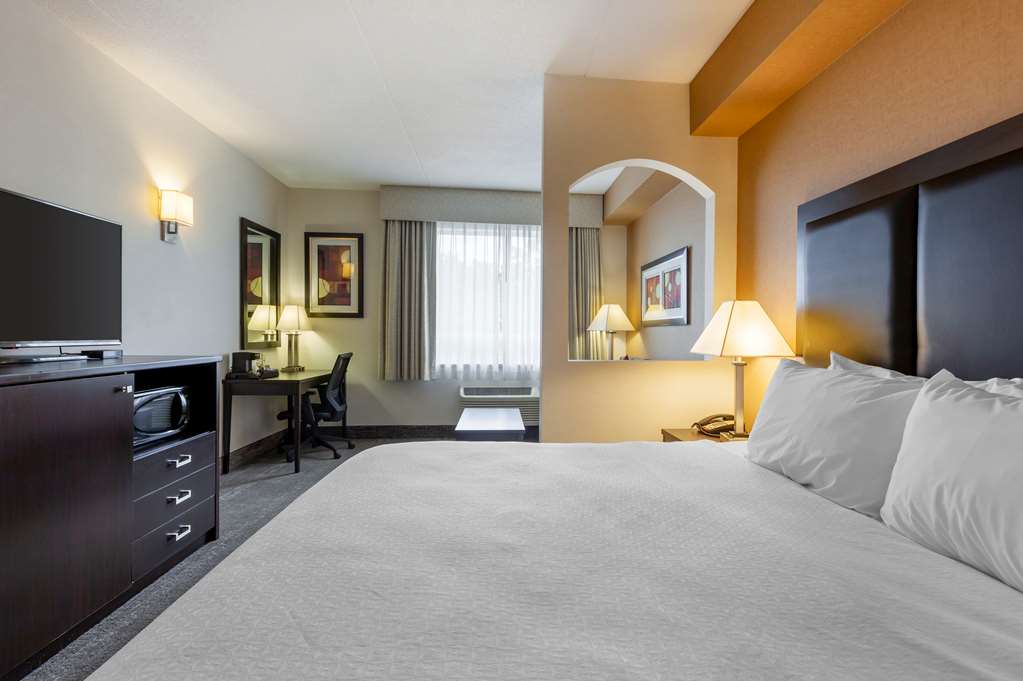 Фото Best Western Plus Burlington Inn & Suites