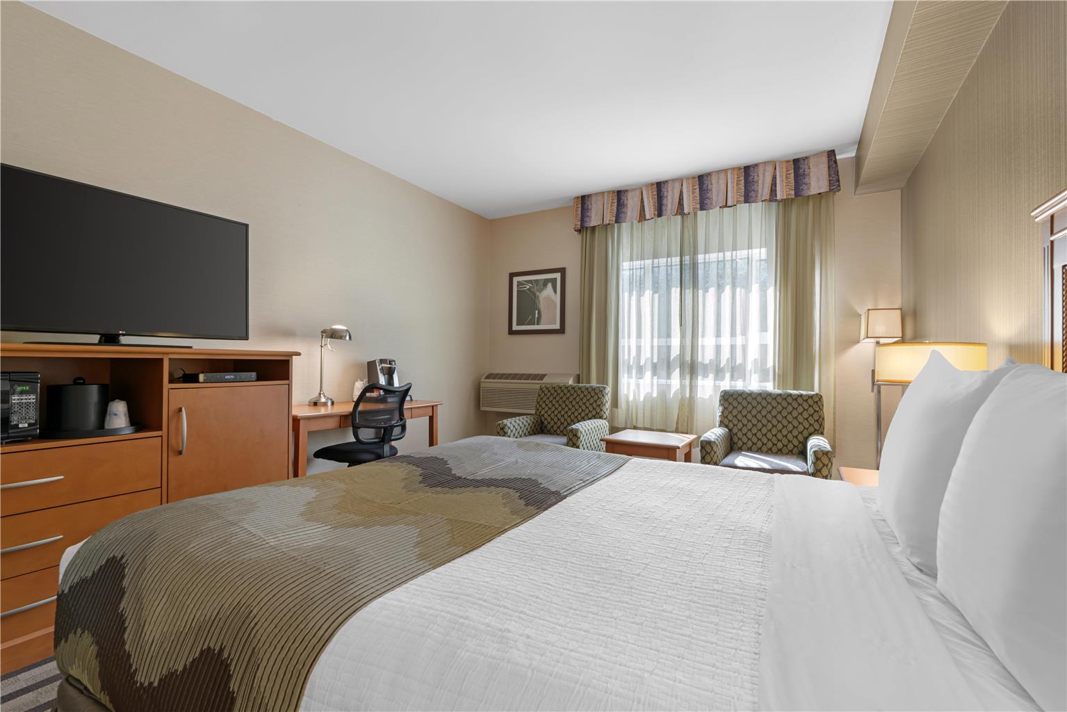 Фото Best Western King George Inn & Suites