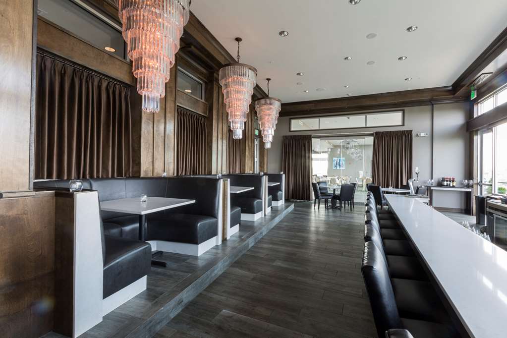 Фото The Strathallan Rochester Hotel & Spa- A DoubleTree by Hilton