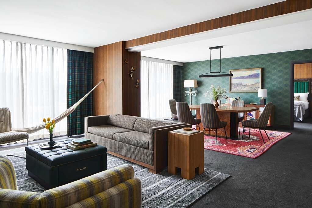 Фото Graduate Eugene