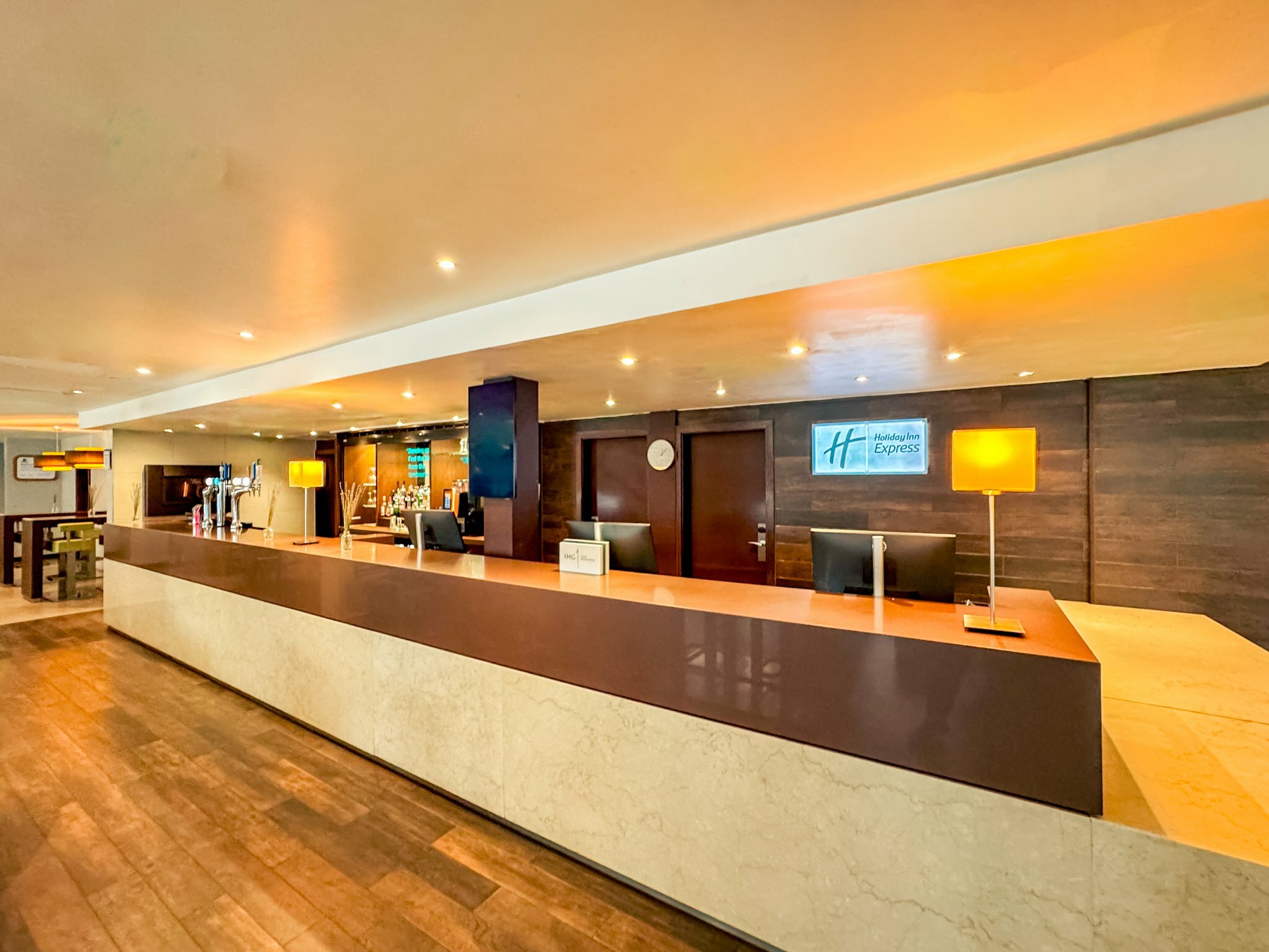 Фото Holiday Inn Express London - Stratford, an Ihg Hotel