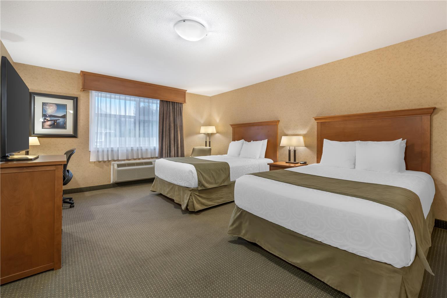 Фото Best Western Sicamous Inn