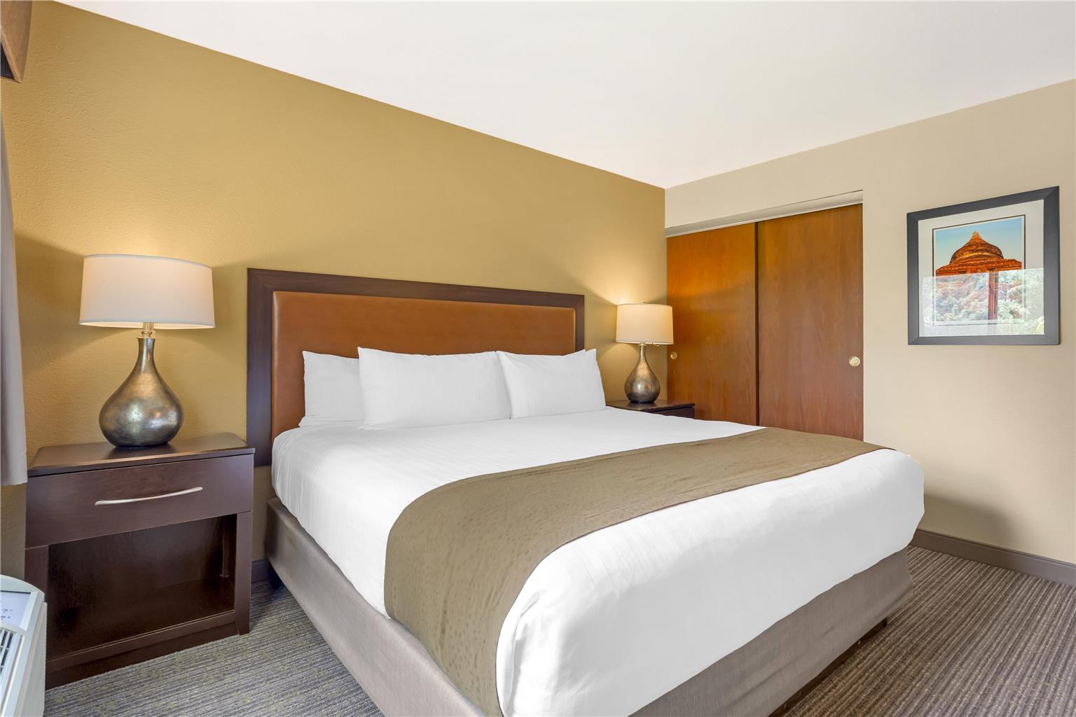 Фото Best Western Plus Plaza by the Green