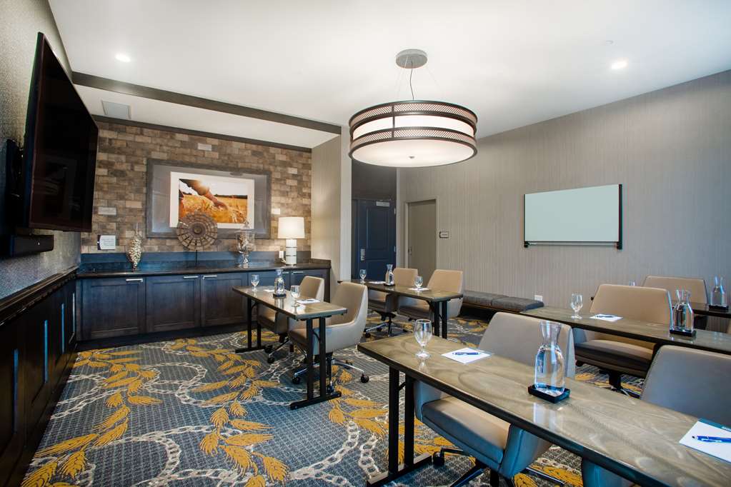 Фото Homewood Suites by Hilton Salina Downtown