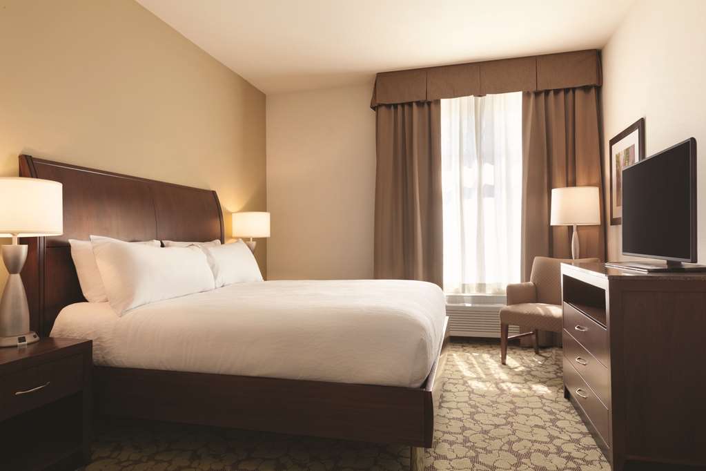 Фото Hilton Garden Inn Boston Logan Airport