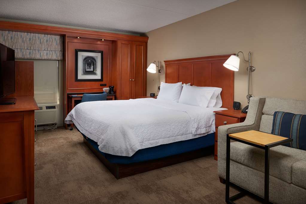 Фото Hampton Inn Ann Arbor-South