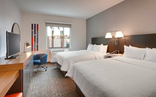 Гостиница Hampton Inn & Suites Anaheim Resort Convention Center в Анахайме