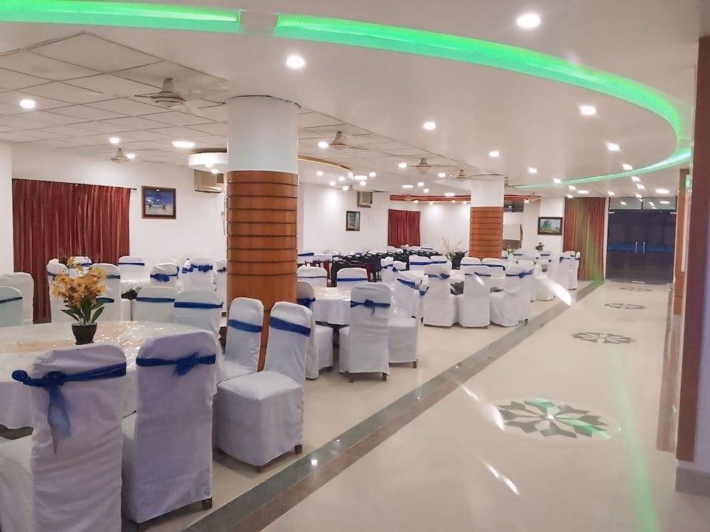 Фото Hotel Supreme
