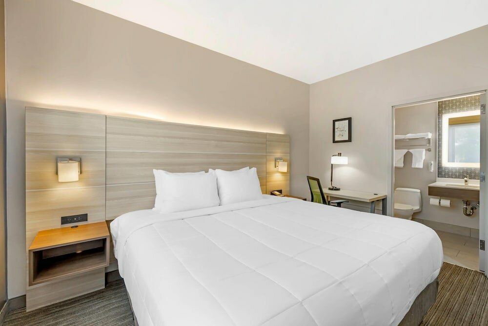 Фото Holiday Inn Express Staten Island West