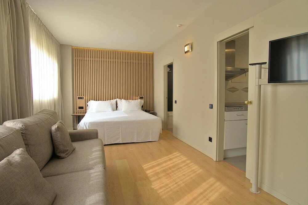 Фото Aparthotel Atenea Barcelona