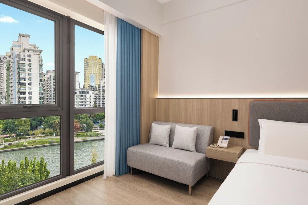 Фото Holiday Inn Express Shanghai Putuo, an Ihg Hotel