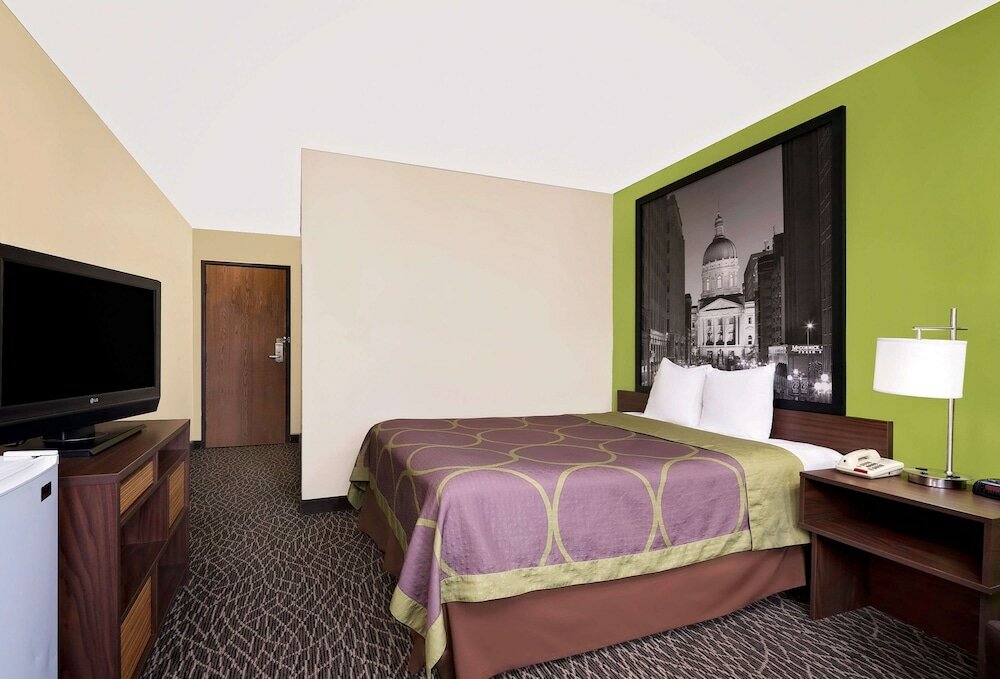Фото Super 8 by Wyndham Muncie/Ball St. College Area