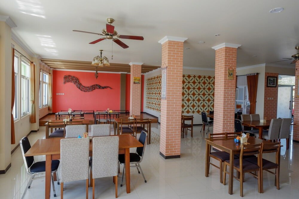 Фото RedDoorz Plus Syariah @ Hotel Boulevard Luwuk