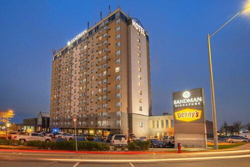 Гостиница Sandman Signature Mississauga Hotel в Миссиссаге