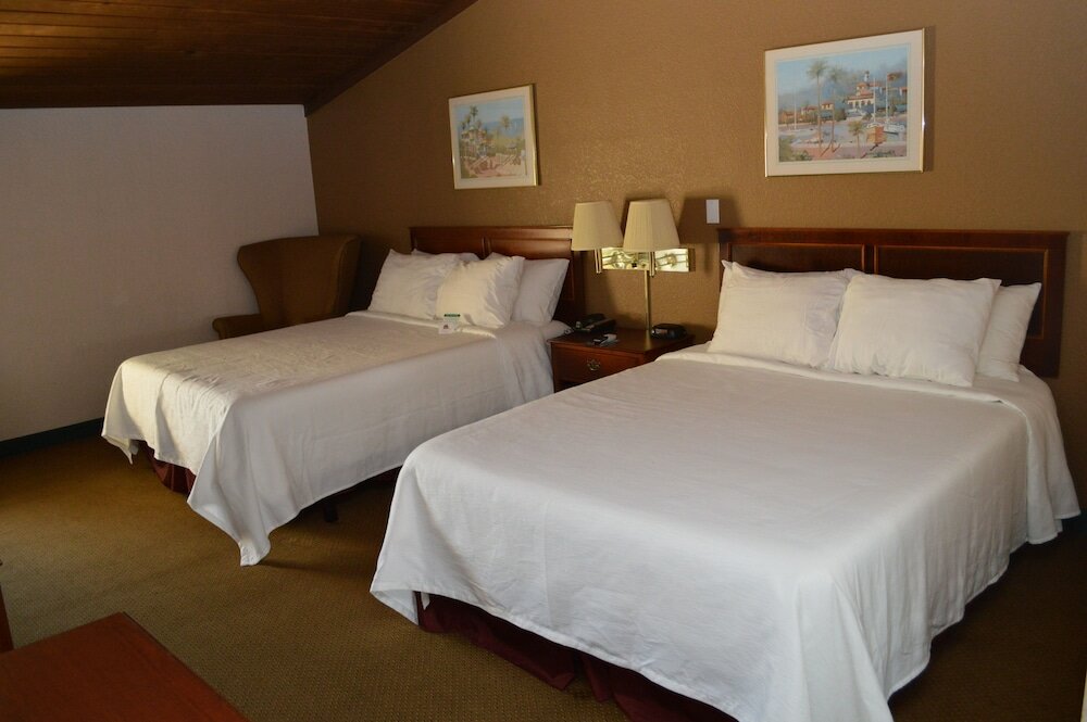 Фото Ontario Airport Inn