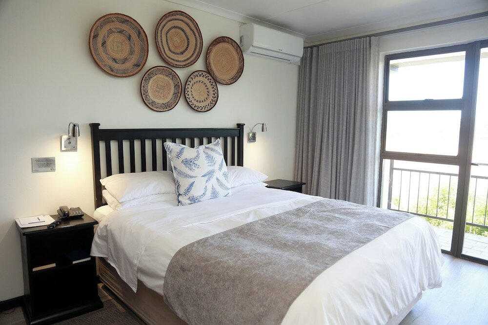 Фото Blue Lagoon Hotel and Conference Centre