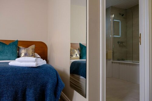 Гостиница Charlemont Arms Hotel в Арме