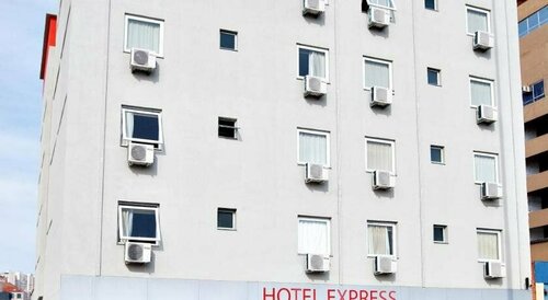 Внешний вид отеля Hotel Express Terminal Tur - Rodoviária Porto Alegre в Порту-Алегри, фото 3