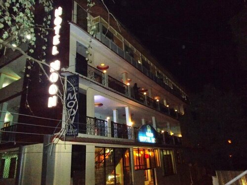 Hotel Moon