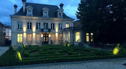 Гостиница La Maison Dans le Parc в Бара-ле-Дюке