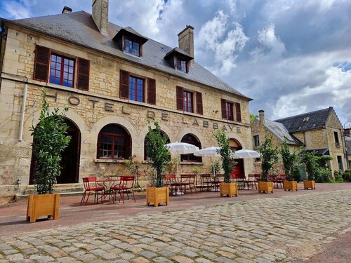 Гостиница Hotel De L'Abbaye в Суассоне
