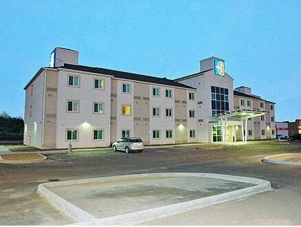 Гостиница Motel 6 Estevan Sk в Эстеване