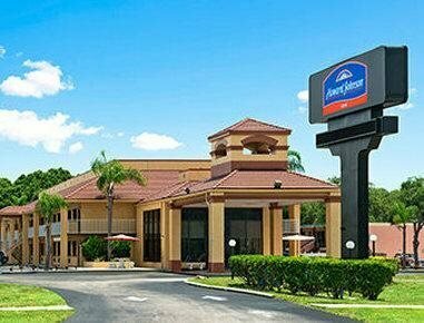 Гостиница Отель Rodeway Inn в Спринг Хилл