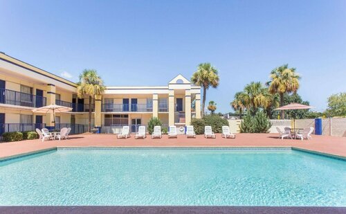 Гостиница La Casa Inn Albany Near Tifton Ga i 75 в Олбани