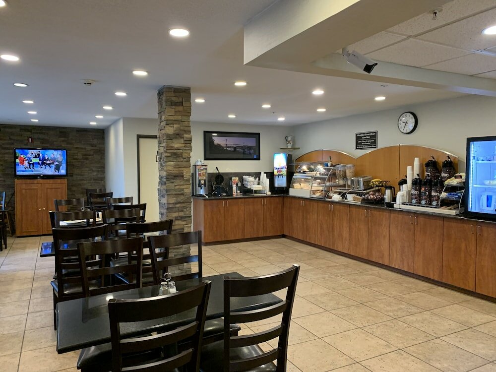 Фото Ramada by Wyndham Portland