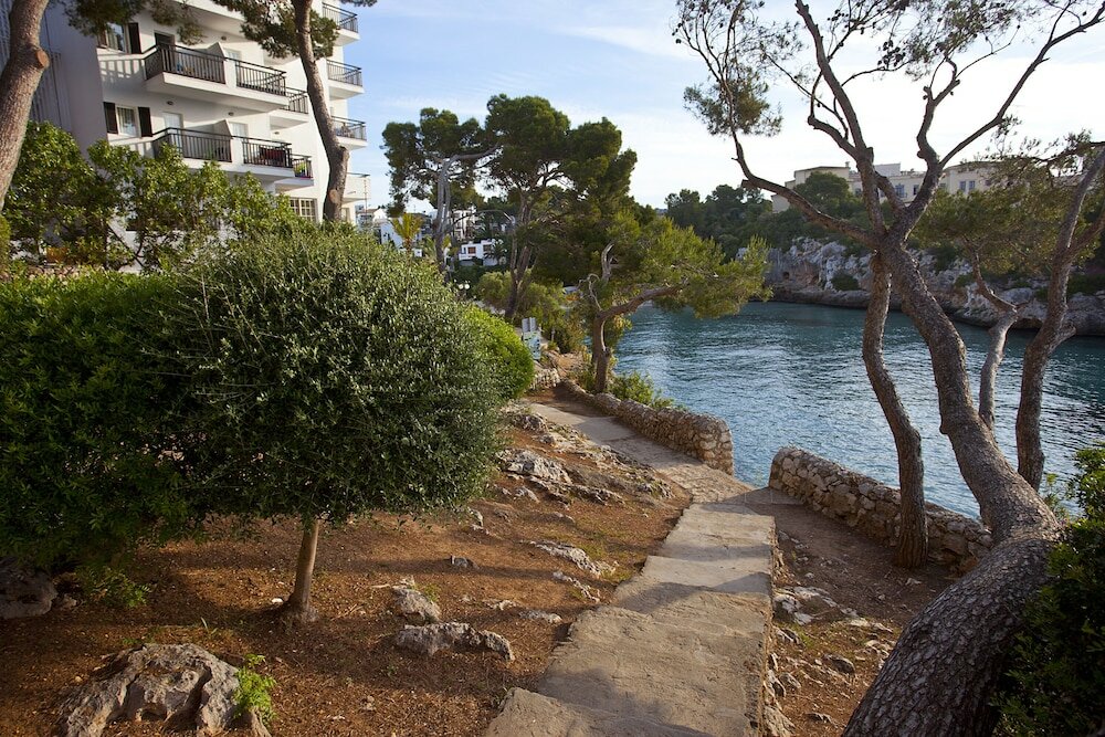 Фото Hotel Cabot Cala Ferrera