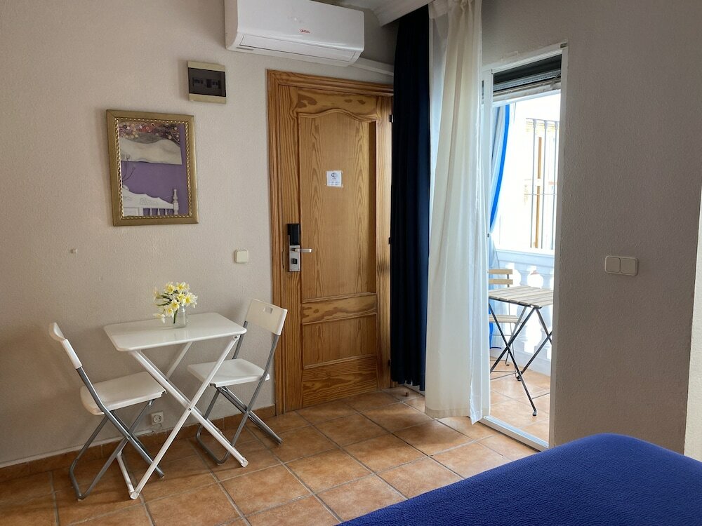 Фото Hostal Moscatel