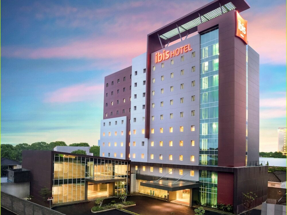 Фото Ibis Makassar City Center