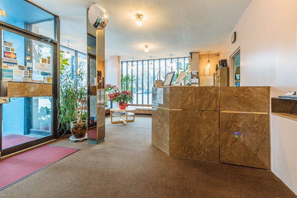 Фото English Bay Hotel