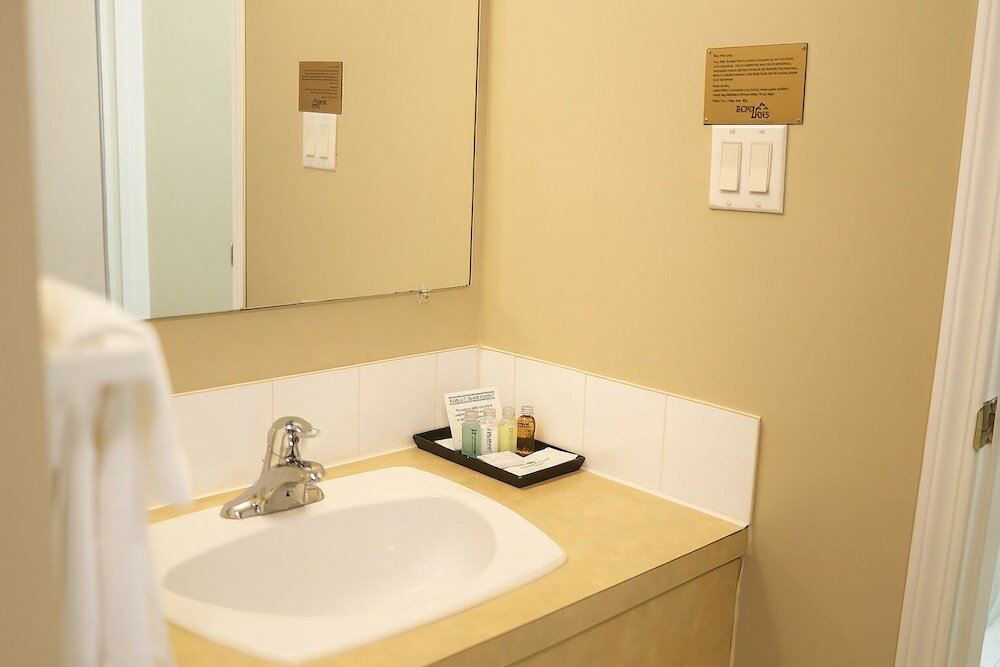 Фото BCMInns Drayton Valley