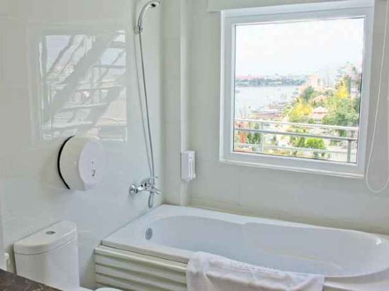 Фото International Hotel