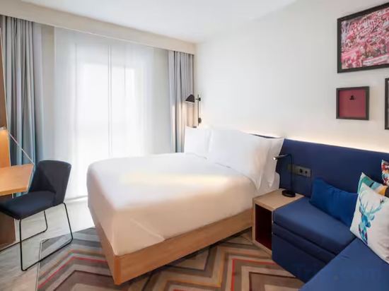 Фото Hampton by Hilton Celle