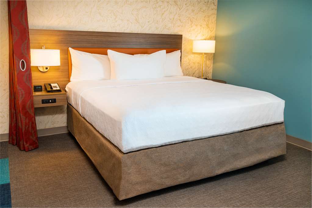 Фото Home2 Suites by Hilton Bakersfield