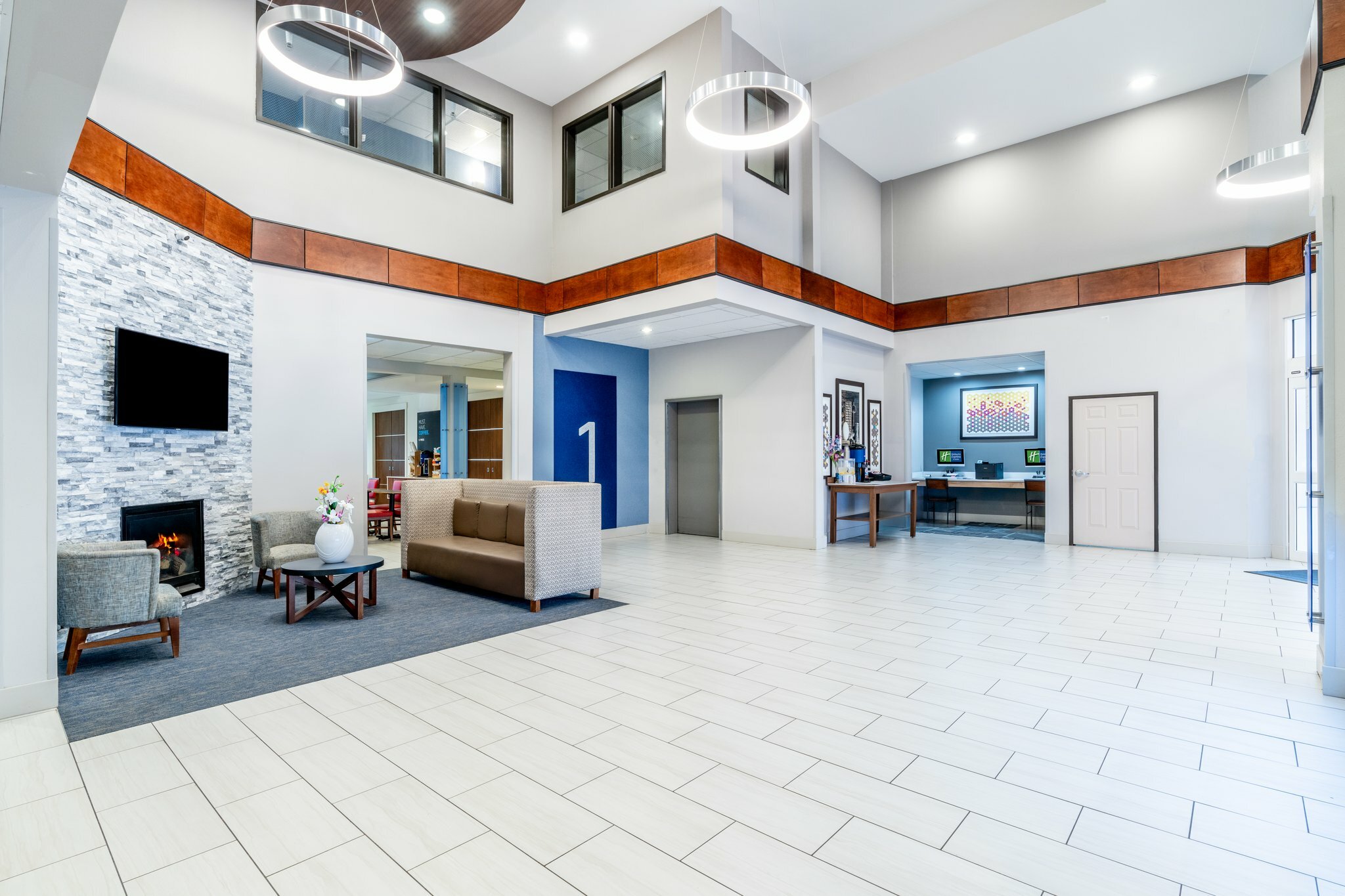 Фото Holiday Inn Express Hotel & Suites Denver North - Thornton, an Ihg Hotel