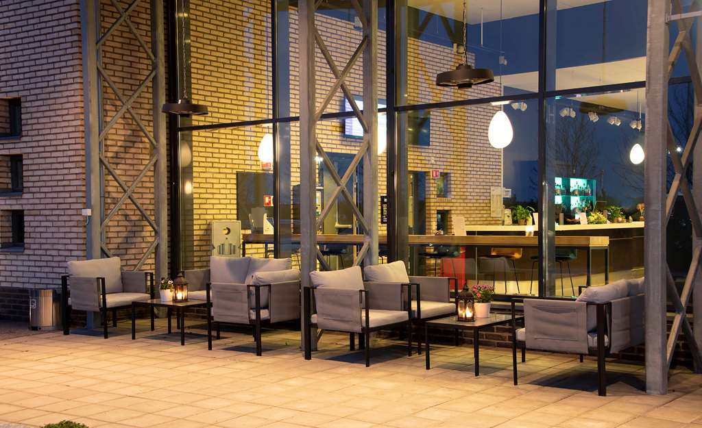 Фото Park Inn by Radisson Oslo Airport Hotel West