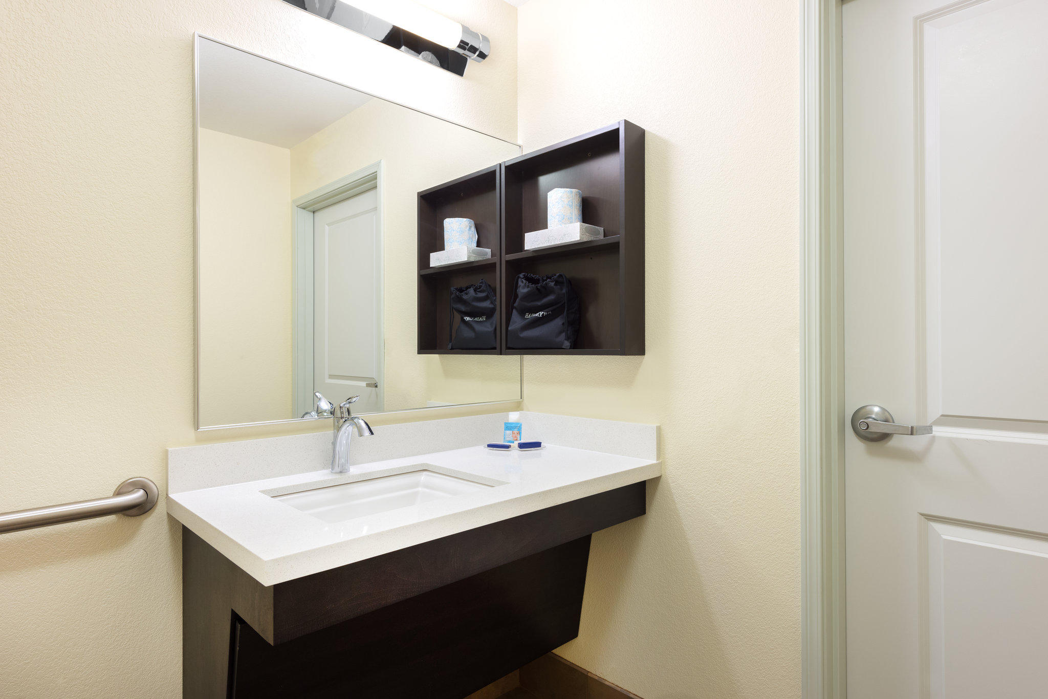 Фото Candlewood Suites Columbia East, an Ihg Hotel