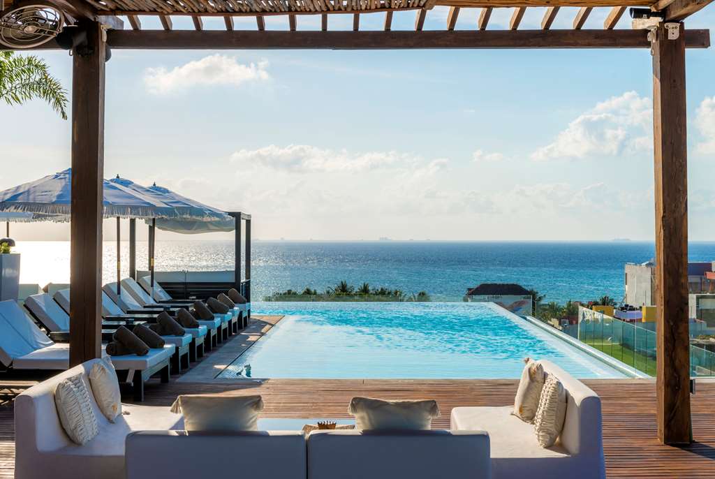 Фото Апартаменты The Fives Downtown Hotel & Residences, Curio Collection by Hilton