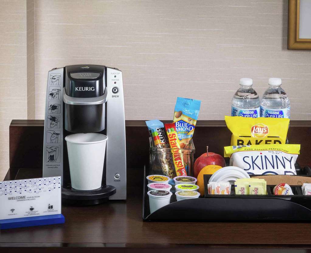 Фото Hampton Inn & Suites Orlando Airport @ Gateway Village