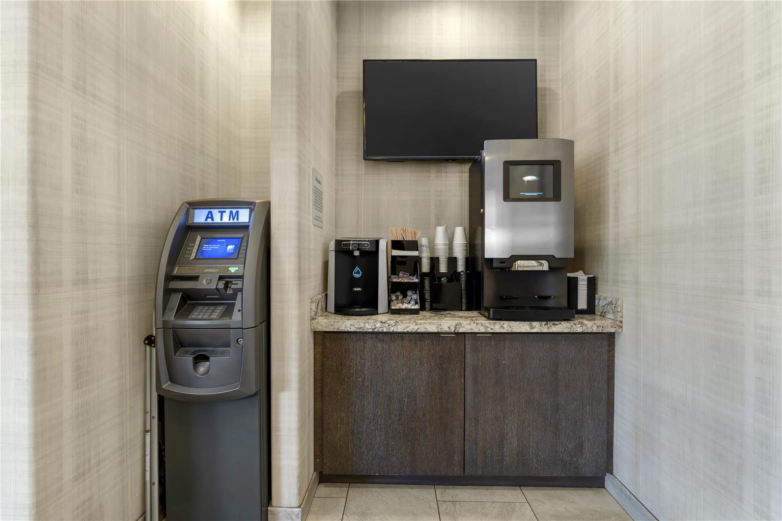 Фото Best Western Plus Carriage Inn
