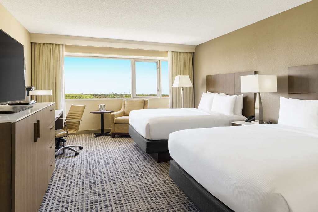 Фото DoubleTree by Hilton Orlando Airport