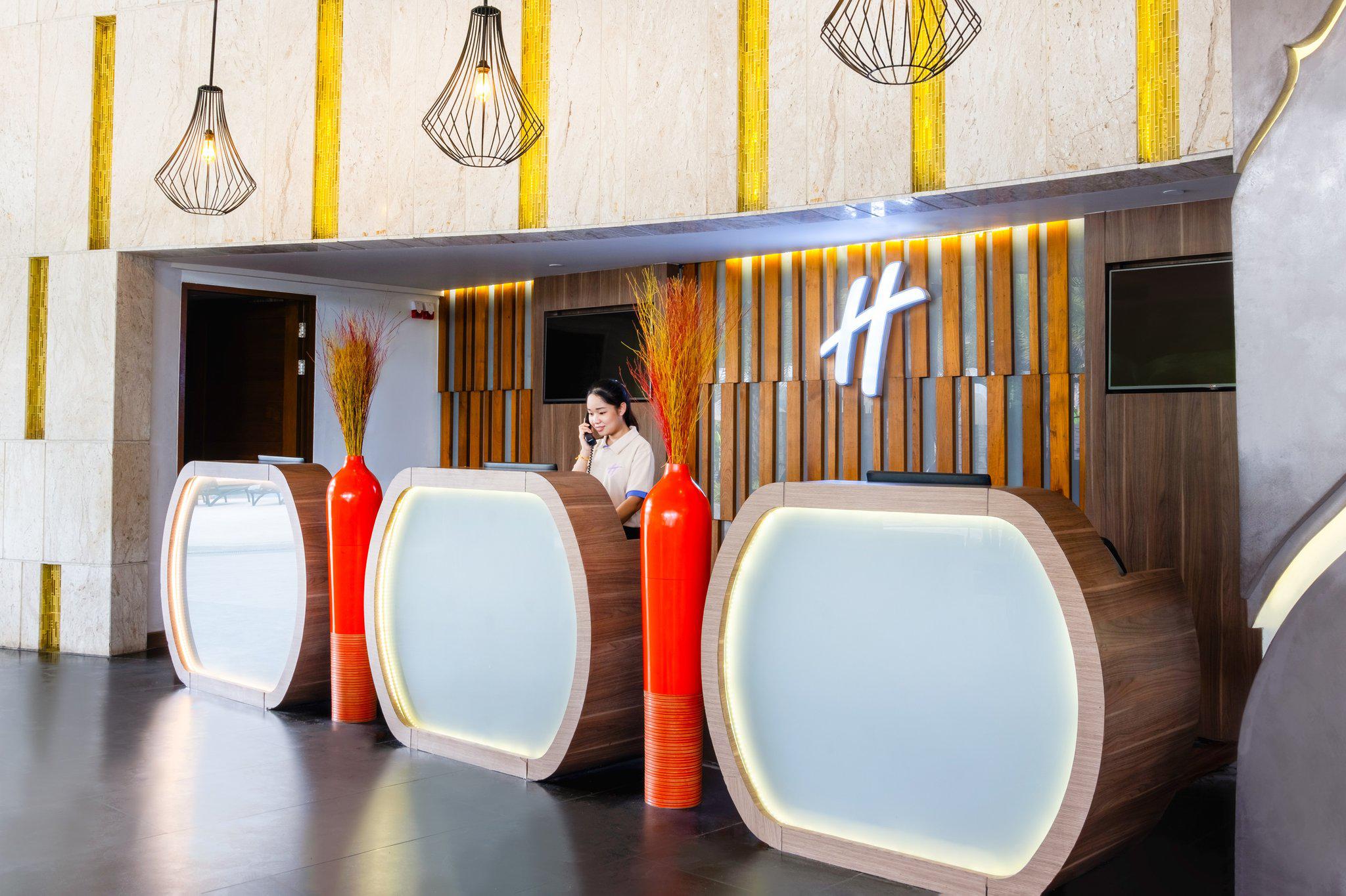 Фото Holiday Inn Resort Phuket Karon Beach, an Ihg Hotel