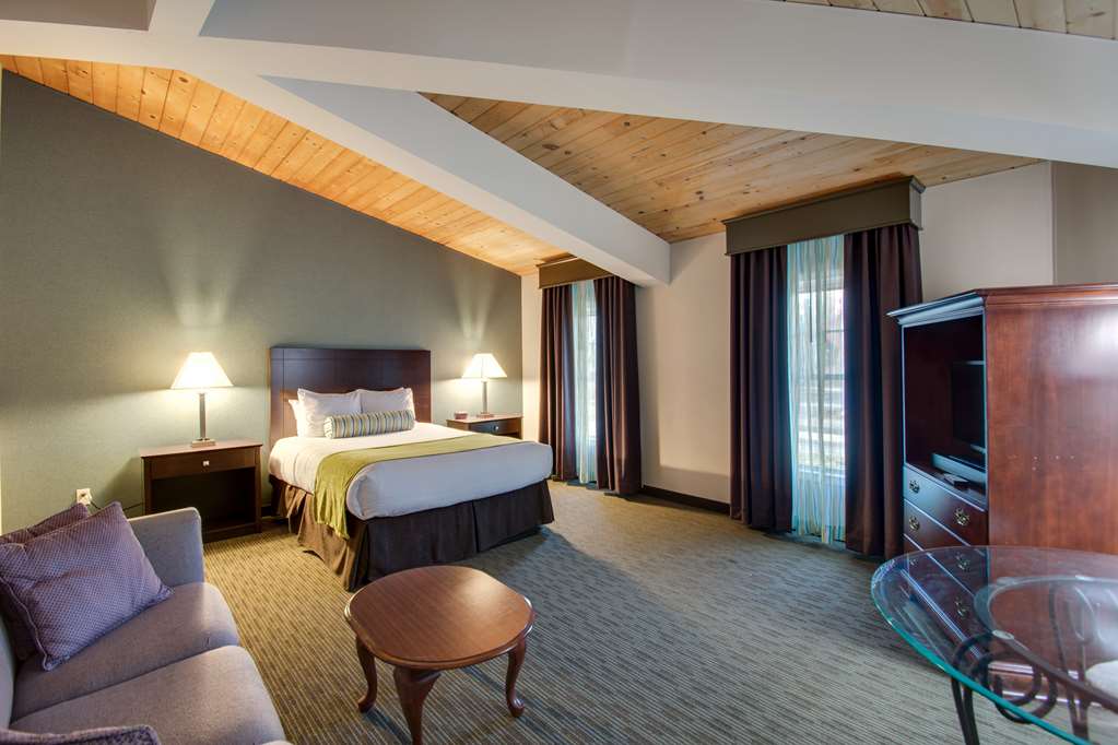 Фото Best Western Plus The Inn at Hampton